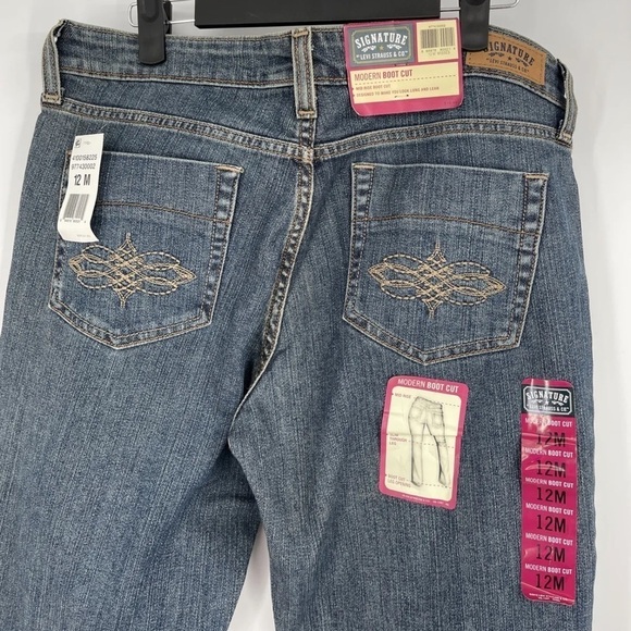 NWT LEVI STRAUSS SIGNATURE MID RISE BOOT CUT SIZE 12 MISSES - Picture 2 of 4